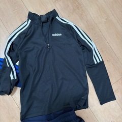 adidasジャージ（140cm）の画像