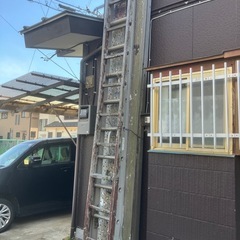２連ハシゴと足場板の画像