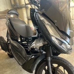 PCX05サイドカウル両方売ってくれる方の画像