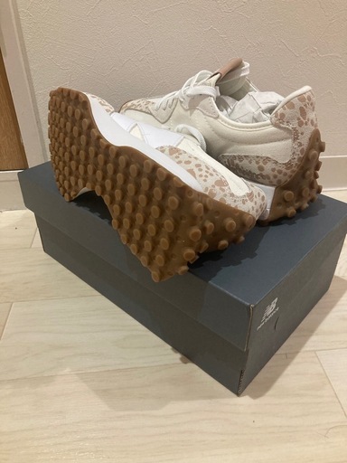 ニューバランス
Sea salt with nb 103 white