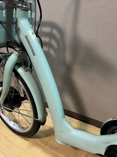 美品✨ ブリヂストン電動三輪自転車、バッテリーB400 (14.3～14.6Ah相当)