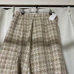 EMMAJAMES 新品タグ付き大きめサイズ LLサイズ ロングスカート スカート チェック ラメ 高級感 ドレス 淡色 淡茶 ベージュ 冬の画像