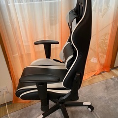 ゲーミングチェアの画像