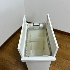 【お譲り決まりました】ゴミ箱　ペダル式ゴミ箱　両開きの画像
