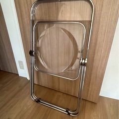 【超美品】折り畳みクリア椅子_2脚の画像