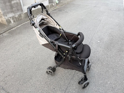 【美品】アップリカ ラクーナクッションフリープラスAB 購入2年以内 ベビーカー