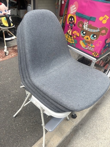 美品　ダイニングテーブル用　椅子四つセット
