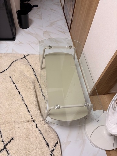ガラステーブル