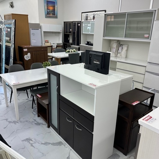 カウンターチェア２つセット✨キレイめホワイト♪他にもカウンターテーブル、家具あります！