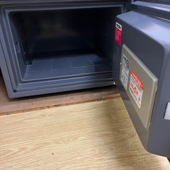 ISK 耐火金庫 テンキー式 P1T 動作確認済みの画像