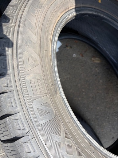 225/60R18 スタッドレス　24年　ウィンターマックス03 バリ溝！