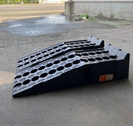 【取引中】
カースロープ タイヤスロープ 2個　OULEME 7トン耐荷重 ジャッキ