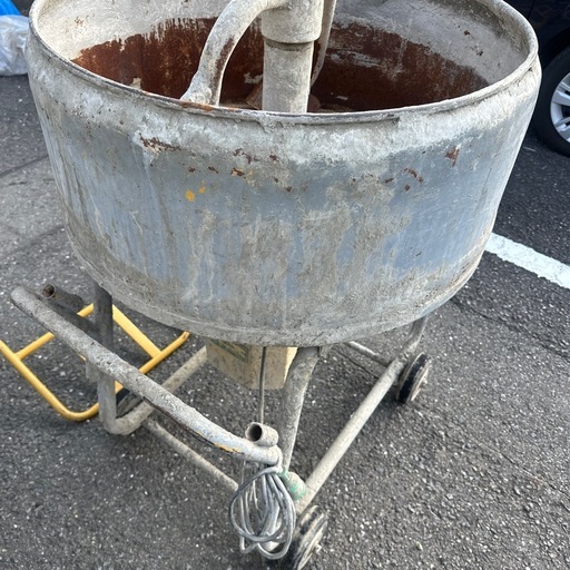 横須賀発　引き取り限定　コンクリートミキサー