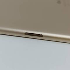 【Wi-Fi+セルラー】iPad Air 2/A1567/16GB〈NH1C2J/A〉の画像