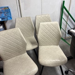 美品ベージュ柄モダン椅子一脚7,000円の画像