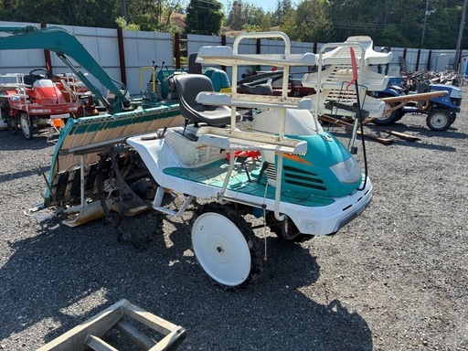 クボタ田植え機5条植