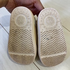 ベビー スニーカー ベージュ 13.5cmの画像