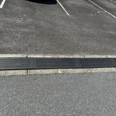 【4枚セット】ラバーステップ 段差プレート 駐車場 ゴムスロープの画像