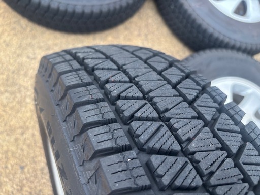 175/80R15 2024 9部山以以上 ブリヂストン ブリザック アルミ付