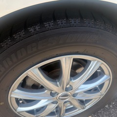 ブリジストンスノータイヤ4本ホイール付きの画像