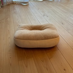 ⚠︎奈良市引き取り限定⚠︎美品　座布団 フロアクッション 円形 高反発 厚手 北欧の画像