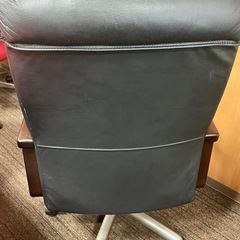     内田洋行 本革 エグゼクティブチェア 役員椅子の画像