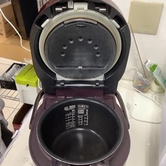 HITACHI 日立　IH 炊飯器　炊飯ジャー　5.5合炊き RZ-WXV3000BKM 2017年製の画像