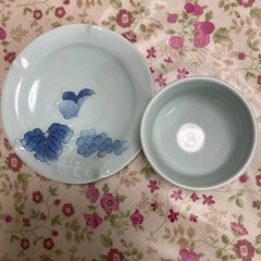 ⑥砥部焼　お皿とコップの画像