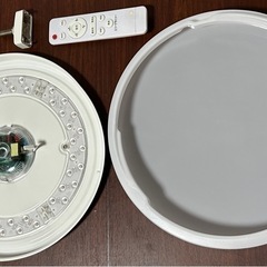 【2023年製/極美品】10畳LEDシーリングライト 調光調色・薄型（徹底除菌済）の画像