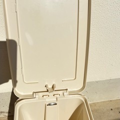 ゴミ箱 洗浄と消毒が完了しました
の画像