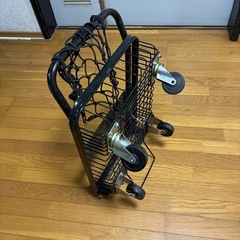 自在タイヤ付網カゴ台車の画像