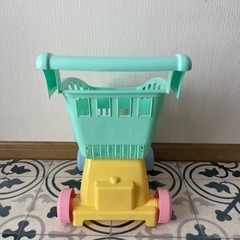 おままごと用ショッピングカートの画像