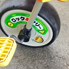 手押し棒付き三輪車の画像