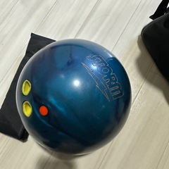 ボウリング　ケースとボウルの画像