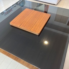 ダイニングテーブルの画像