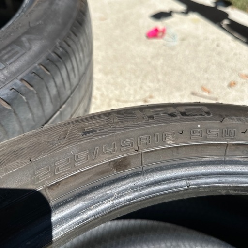 225/45R18 ノーマルタイヤ　1セット分　アルファード装着