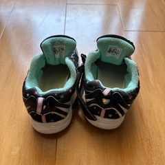 【2足セット】キッズスニーカー 17cm 女の子用 保育園・幼稚園の洗い替えにの画像