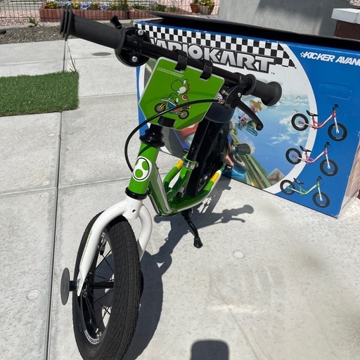 ストライダー　ヨッシー　キッカーアドバンス　マリオカート トレーニングバイクマリオカートキッカーアバンス ストライダー 