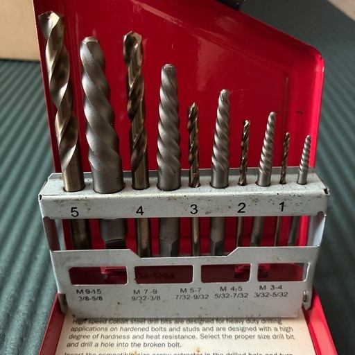 Snap-on 10ピースエクストラクターとドリルセット EXD10
