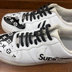 ヴィトンとコラボ　スニーカー　美品の画像