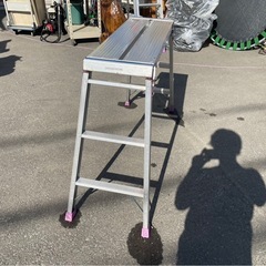 ALINCO　アルインコ　折りたたみ　足場台　PXGV-910FKL　足場　踏み台　踏台　ステップ　洗車　現場　作業　軽作業　作業台　天板高さ800　中古　①の画像