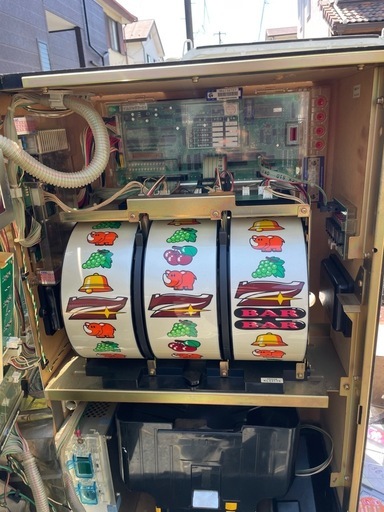 ジャグラー実機 パチスロ 
ジャンク品  野外保管