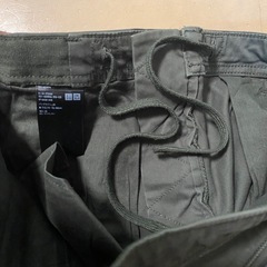 UNIQLOメンズパンツの画像