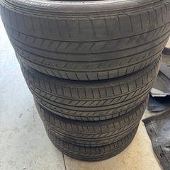 グッドイヤー225/55R17 中古タイヤ4本の画像