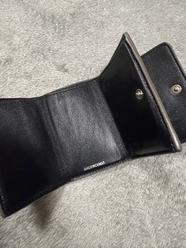 バレンシアガ三つ折り財布
