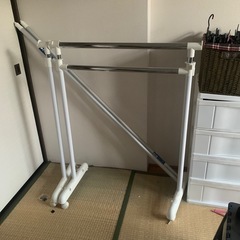 洋服掛けの画像
