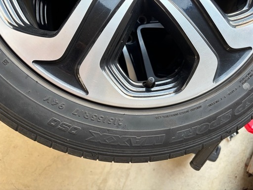 【終了】17インチタイヤ　DUNLOP SP-SPORT   MAXX　050 215/55R/17 タイヤのみ