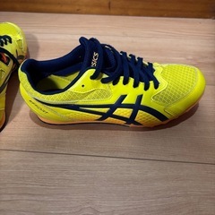 ASICS スパイクシューズ 25.5cm イエロー/ネイビーの画像
