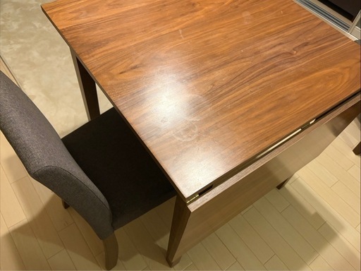 決まりました?ダイニングテーブルセット　　