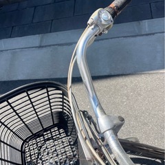 【ブリヂストン】電動アシスト自転車 ブラウン 前カゴ付きの画像